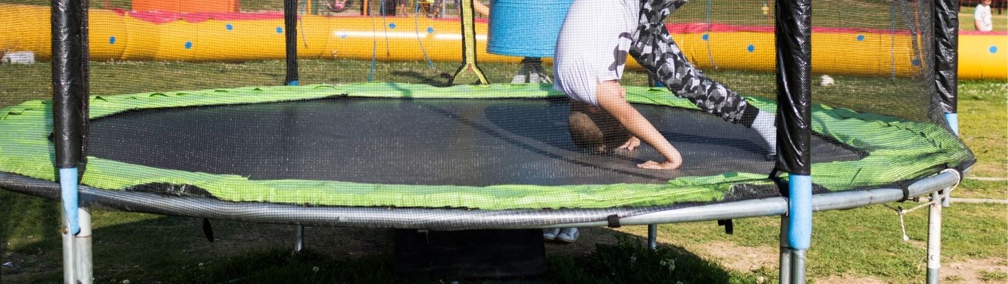 Безопасность на батуте: Советы и правила для безопасных прыжков